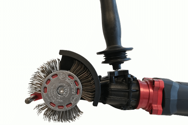 The new cordless technology for the Bristle Blaster®  including the safety switch. It includes the anti-vibrating handle and a new robust fronthead.